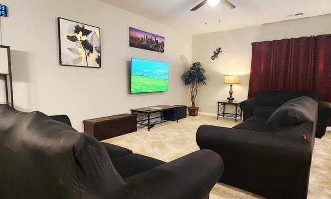 McDonough House | The Perfect Guesthouse for Family and Group Trips