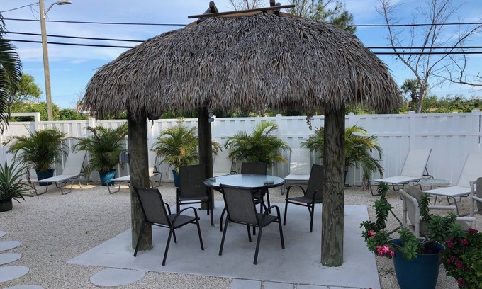Marathon Condo | The perfect Keys getaway located on the water with your boat just feet away