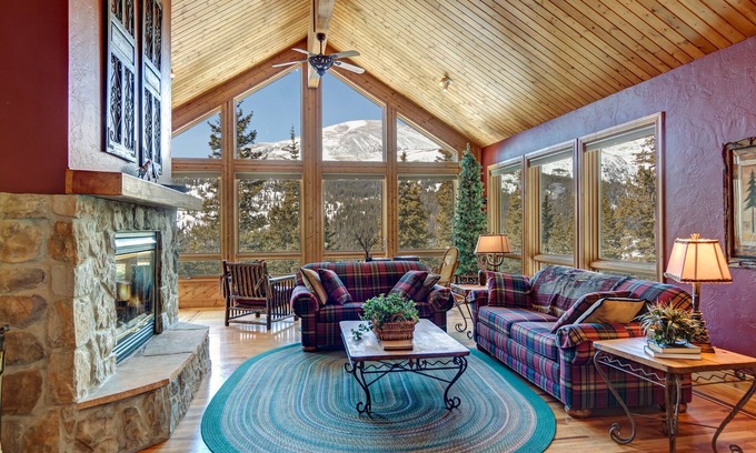Alma House | The Perfect Mountain Getaway!