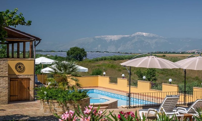 Torino di Sangro Villa | The perfectly situated Villa With Pool, 5 Minutes From The Sea