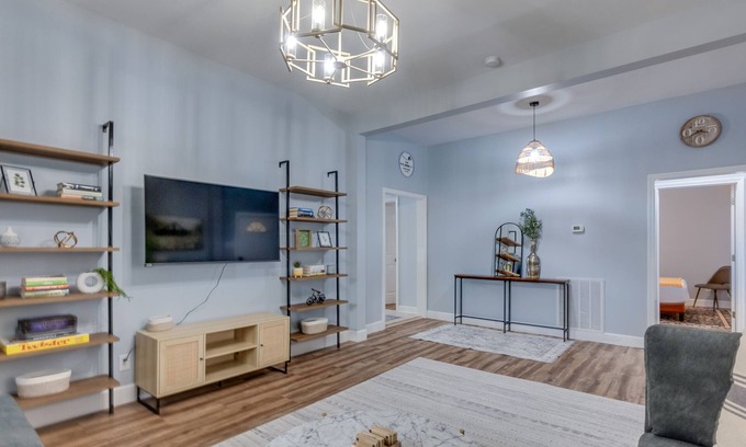 Fort Mill House | The Periwinkle Cottage, 3BR, 2BA Fort Mill Retreat. Close to Downtown!