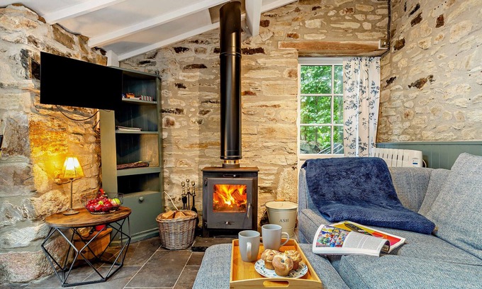 Lostwithiel House | The Piggery - One Bedroom House, Sleeps 2