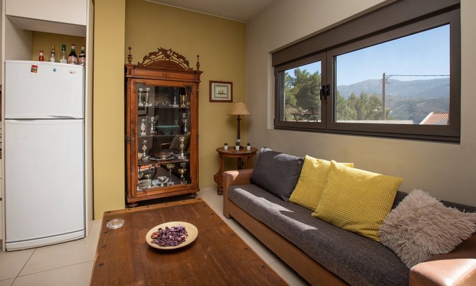 Argostoli Town Apartment | The Pine Flat, Argostoli