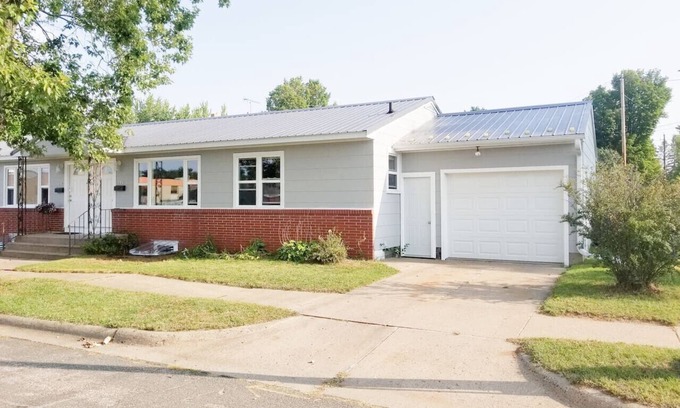 Mosinee Apartment | The Pine Street Bungalow in Mosinee