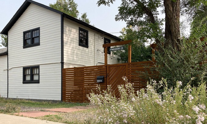 Whittier House | THE PINEHOUSE / Fully Furnished All Inclusive Downtown Boulder