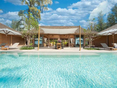 Ban Na Faek Villa | The Pines Phuket Full Service Beachfront Villa