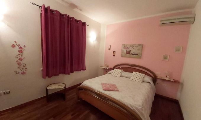 Monserrato Apartment | THE PINK HOUSE - LOVELY TWO-ROOM APARTMENT IN THE HINTERLAND OF CAGLIARI