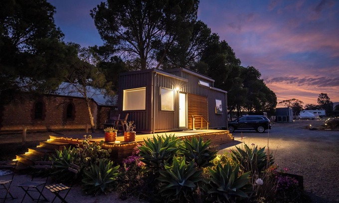 Cameron Cabin | The Pink Lake Tiny House - 'Peony' - Lake Bumbunga (Lochiel)