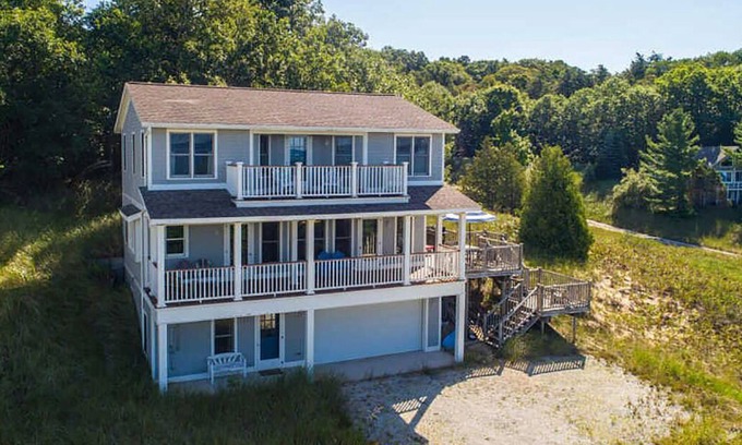 Montague House | The Piping Plover - Stunning views on Lake Michigan 4br family vacation home