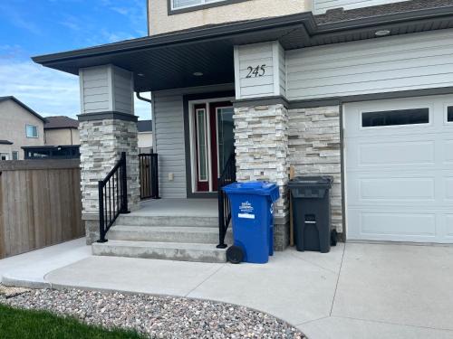 Fort Gary House | The Place