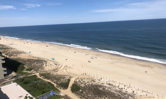 North Ocean City Condo | The Plaza - Direct Oceanfront Luxury Condo with Beach bar-Discount weekly