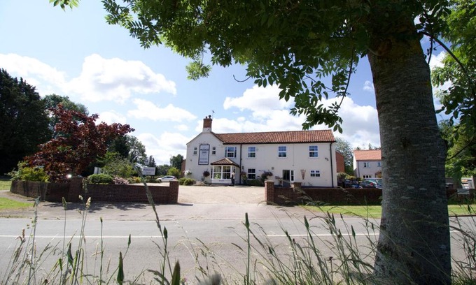 Marsham Hotel | The Plough Inn