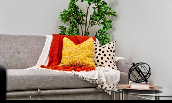 Calgary House | The PolkaDot YYCAirport PrivateEntry SmartTV