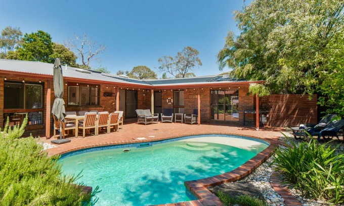 Rosebud House | The Pool House - Pet friendly large 3 bedroom house with private solar heated pool.