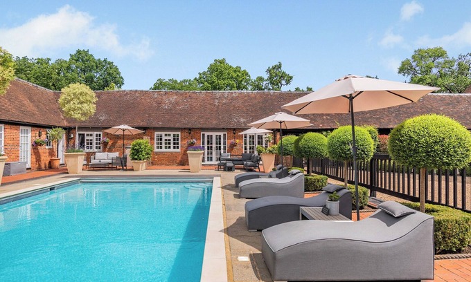Guildford Cottage | The Pool House - UK49372