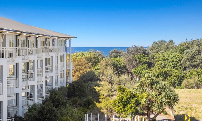 Casuarina Apartment | The Pool Resort Kingscliff - 1 BR Spa Suite (7312) - Holiday Management Co.