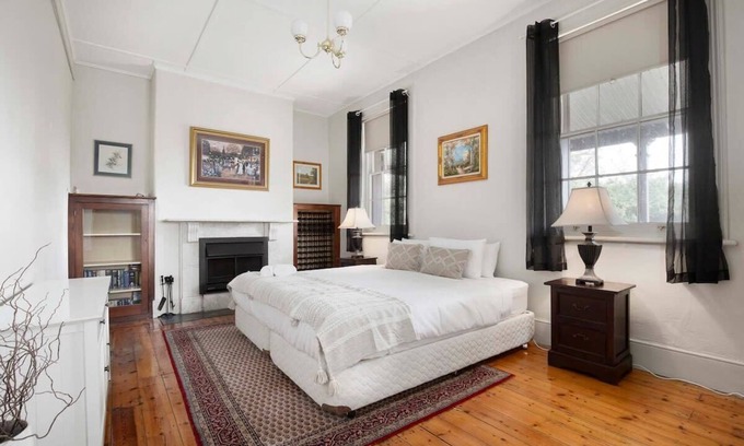 Willunga House | The Postmaster's Manor: Willunga Heritage Hideaway