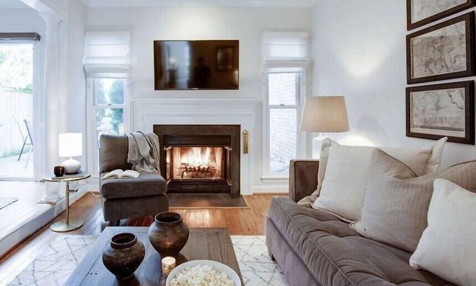 West End House | The Potomac - Friendly Townhouse Near DC & Old Town - 3 En-Suite Baths