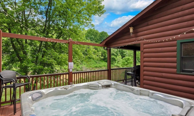 Todd Cabin | The Pour House - Todd NC Cabin - Ping Pong - Fireplace - 30 Min to Skiing