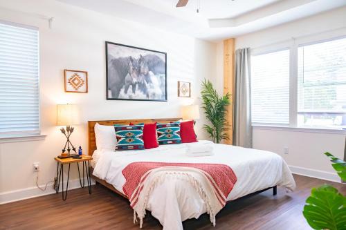 Pleasant Street House | The Prairie Suite Newly Built Upscale Central