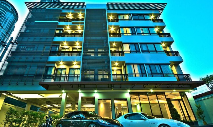 Sathorn Hotel | The Present Sathorn