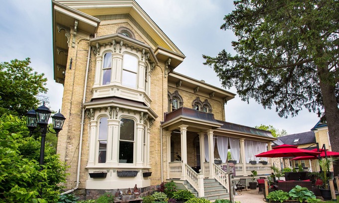 New Hamburg Bed & Breakfast | The Puddicombe House