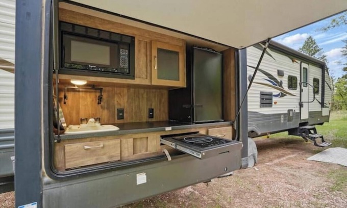 Hermosa House | The Puma - XL Camper by Mt Rushmore/Custer SP