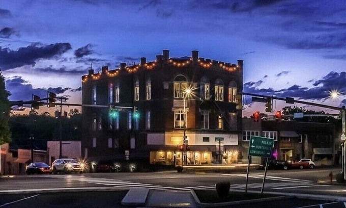 Fayetteville Apartment | The Pythian Building Penthouse Apt. is centrally located on the city square.