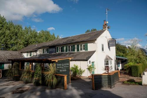 East Garston Hotel | The Queen's Arms