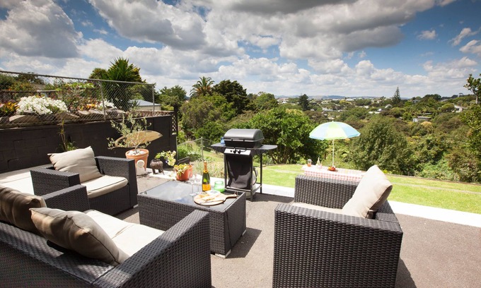 Raglan Apartment | The Queenslander Raglan