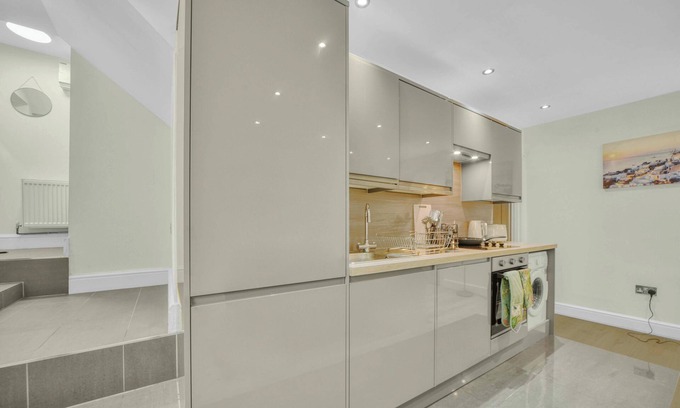 London Borough of Bromley Apartment | The Quiet Corner in Bromley, 20 minutes to Central London