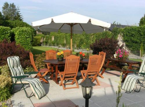 Moate House | The Railway Lodge - 4 Bedrooms Sleeps 11 Pets Ok