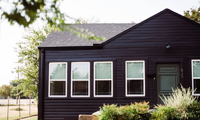 Wichita Falls House | The Rambling Pearl - 1940's Bungalow Getaway