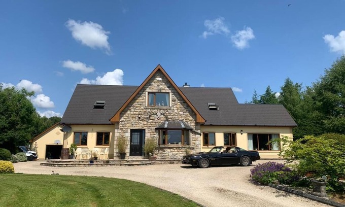 Carrick-on-Shannon House | The Ranch! nnFabulous house within walking distance from Keshcarrigan village.