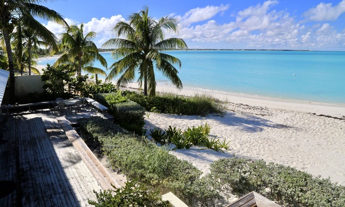 Treasure Cay House | The Razzle: A Beach House on the Sand in Treasure Cay