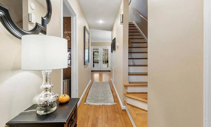 Fairlawn House | The Red Door 2-bedroom townhouse near VT & RU