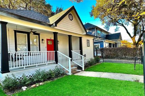Greater East End House | The Red Haven -Heart of EaDo HTX & NRG-