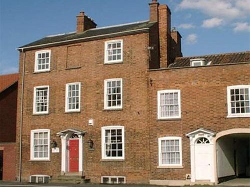 Grantham House | The Red House