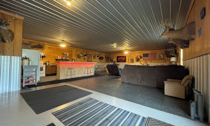 Wallingford House | The Red Lodge! Pet Friendly!
