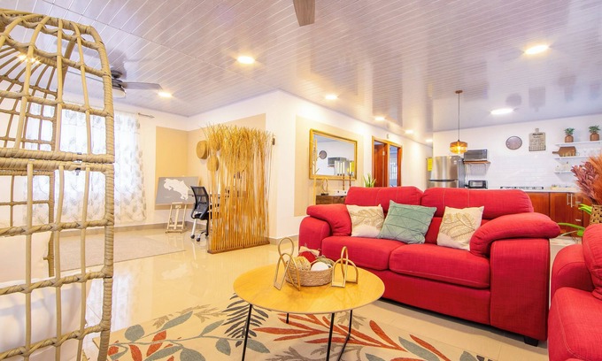 Penas Blancas House | The Red Palms