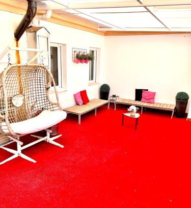 Churriana de la Vega Apartment | THE RED TERRACE PENTHOUSE A 7Km CITY CENTER GRANADA