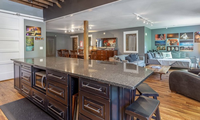 Danville Apartment | The Residence - Luxury 3 BR apt in downtown Danville