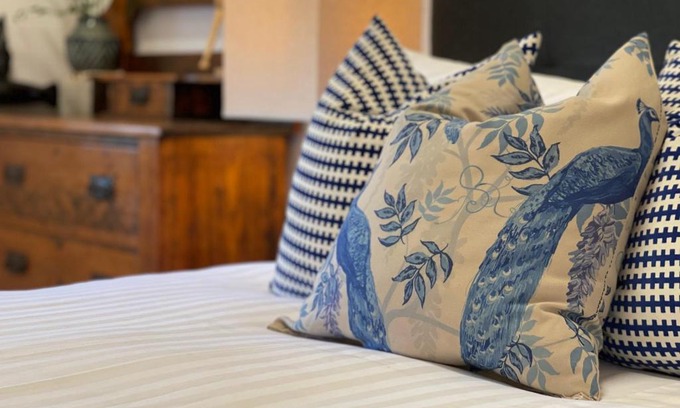 Tenterfield House | The Residence Stylish Comfort with Fireplace