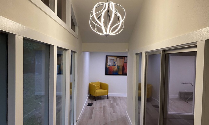 Grambling House | THE RESORT Stunning mid century house beautifully decorated Extremely large lot