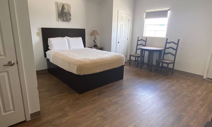 Big Lake Hotel | The Resource Inn