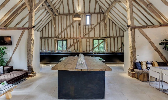 Broxted House | The Restoration Barn