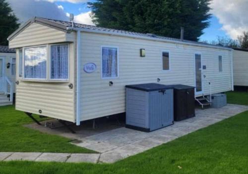 Rhyl House | The Retreat at Marine Holiday Park