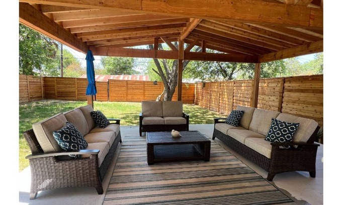 Highland Park House | The Retreat at Rigsby-All new 3bdrm/2.5 bath
