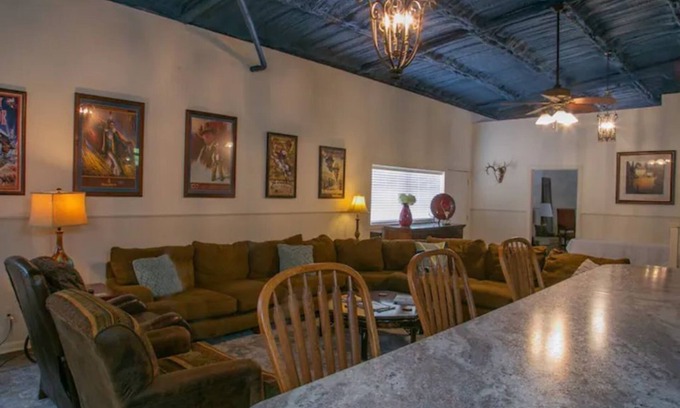 Richland Springs Other | The Retreat in Richland Springs