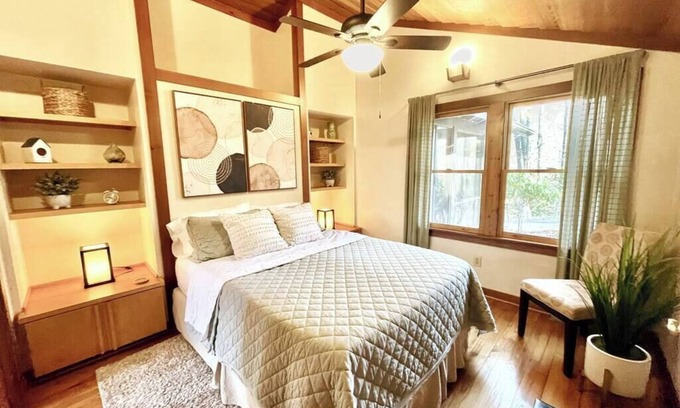Jefferson House | The Rhododendron Retreat